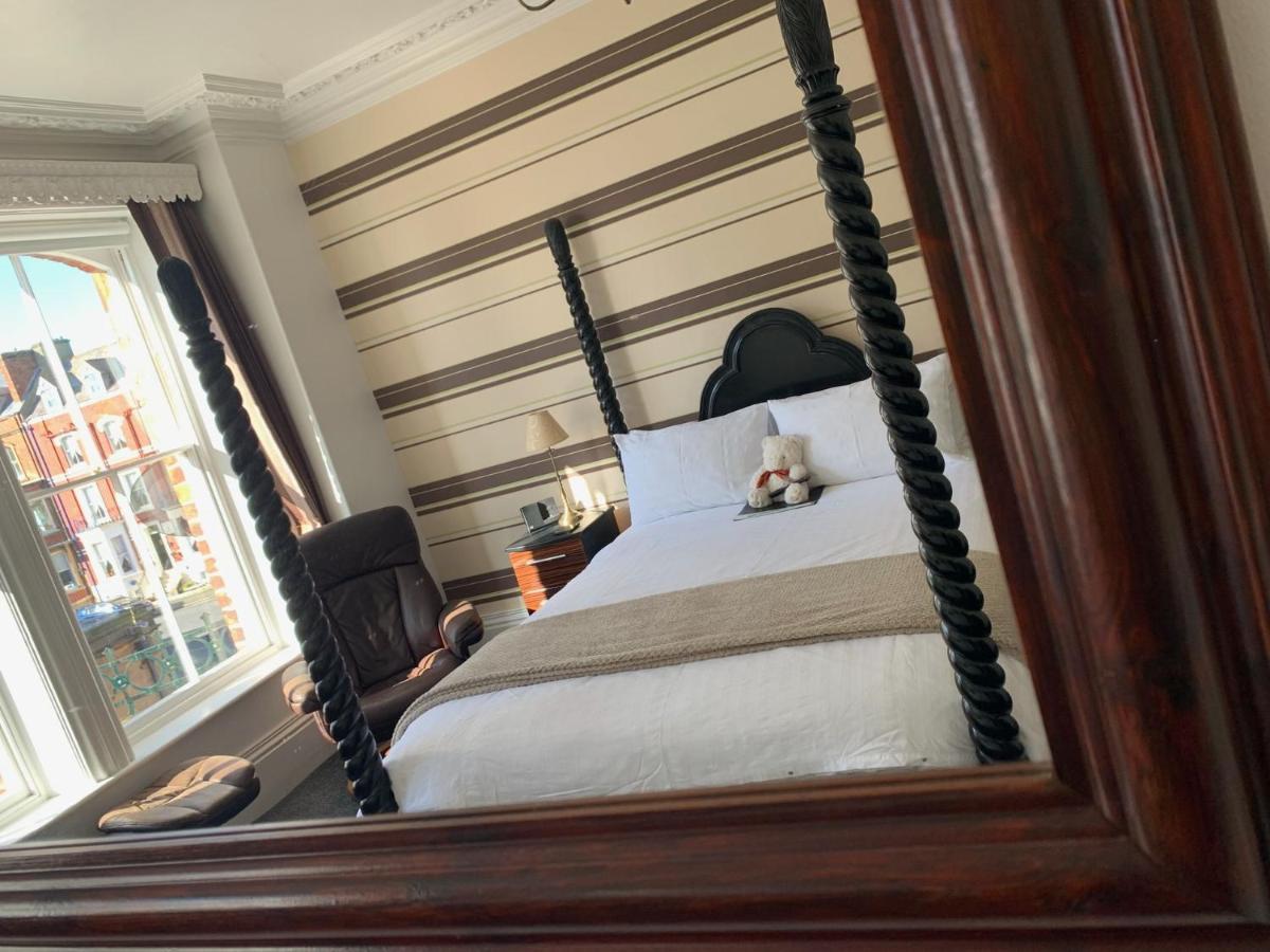 The Middleham Bed & Breakfast Whitby Ngoại thất bức ảnh