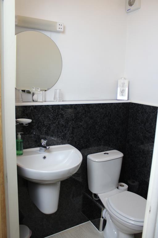 The Middleham Bed & Breakfast Whitby Ngoại thất bức ảnh